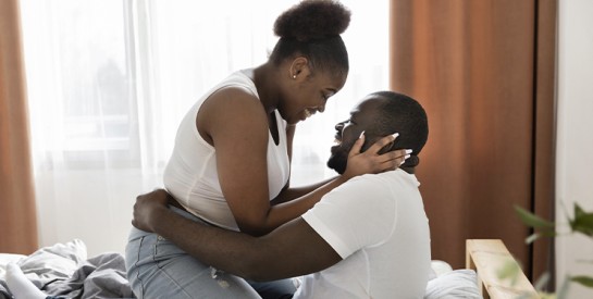 Libido et hormones : comment l’alimentation influence naturellement le désir sexuel