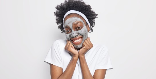 Éclat naturel : le masque visage maison idéal pour sublimer sa peau sous le climat africain