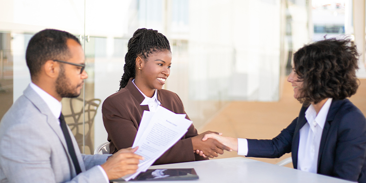 Freelance :Comment négocier son premier contrat en indépendant ?