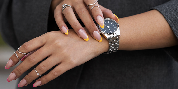 La montre : l’accessoire élégant qui transforme une tenue