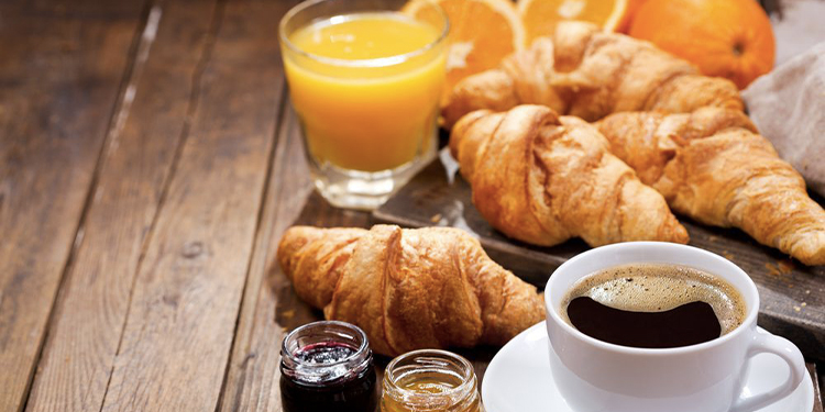 Vous mangez souvent la même chose au petit-déjeuner ? Voici comment varier sans compliquer vos matins