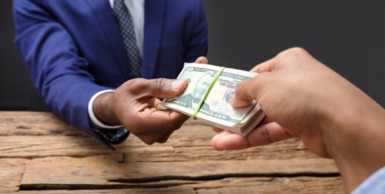 Un proche vous demande de l’argent ? Comment aider sans déséquilibrer votre budget
