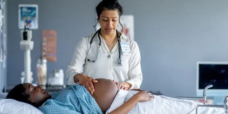 Après l’accouchement, vous avez du mal à retrouver votre rythme ? Voici pourquoi il faut vous laisser du temps