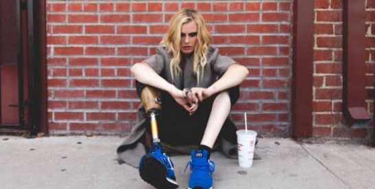 Lauren Wasser, le mannequin qui a perdu sa jambe à cause... d'un tampon hygiénique