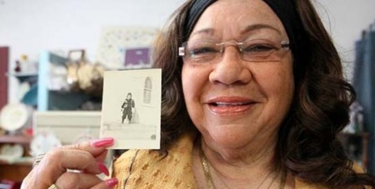 Après 70 ans, une femme noire découvre qu’elle est blanche
