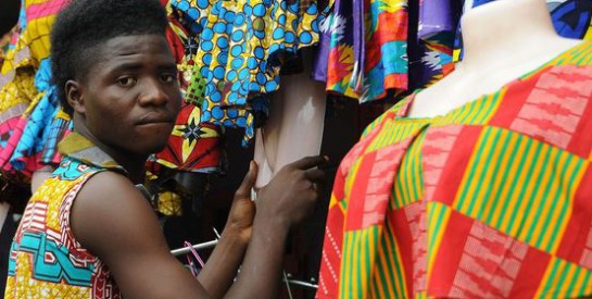 Les Libériens délaissent la mode occidentale pour se saper à l`africaine