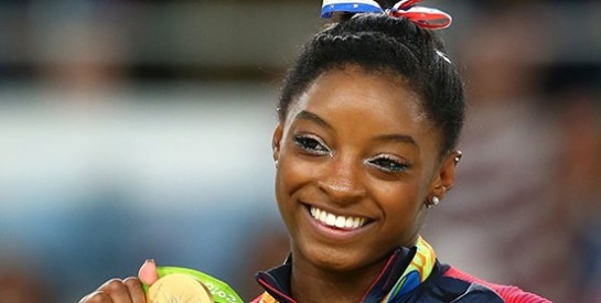 Simone Biles : meilleure gymnaste au monde, une enfant adoptée