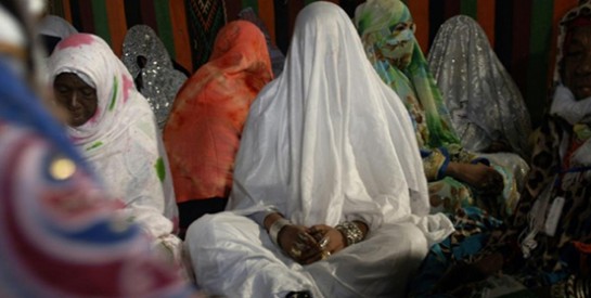 Algérie: des mariages collectifs pour convoler malgré la pauvreté