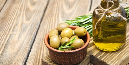 De l`huile d`olive pour embellir la peau